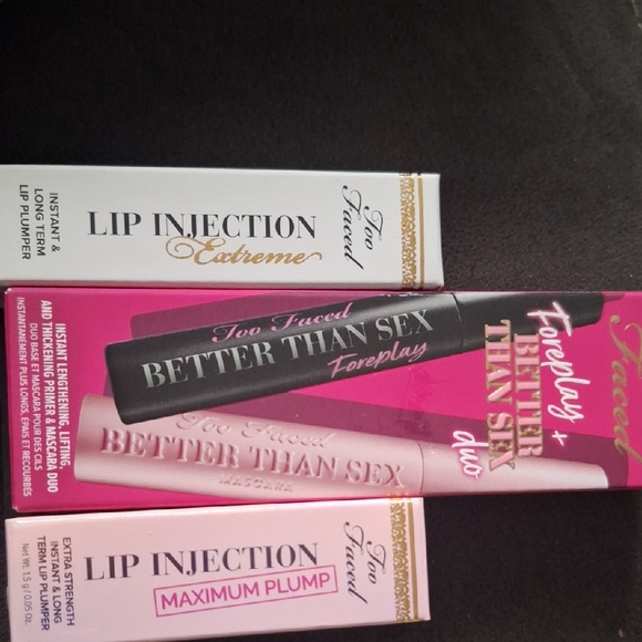 Too Faced Pink and Black Mascara for Bold Lashes - Picture 1 of 4
